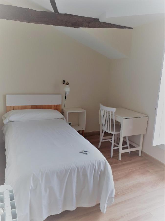 Hostal Lierganes Fluviarium Rooms Exterior photo
