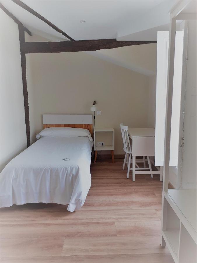 Hostal Lierganes Fluviarium Rooms Exterior photo